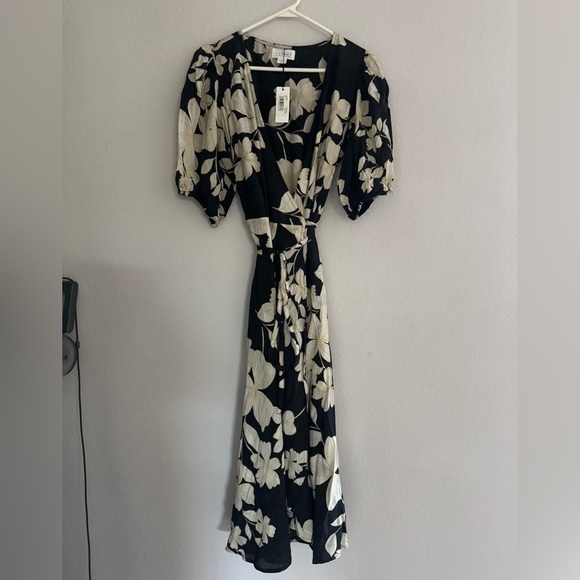 NWT Velvet graham & Spencer Floral Kai Daylily Floral Printed Wrap Dress S - Picture 6 of 8